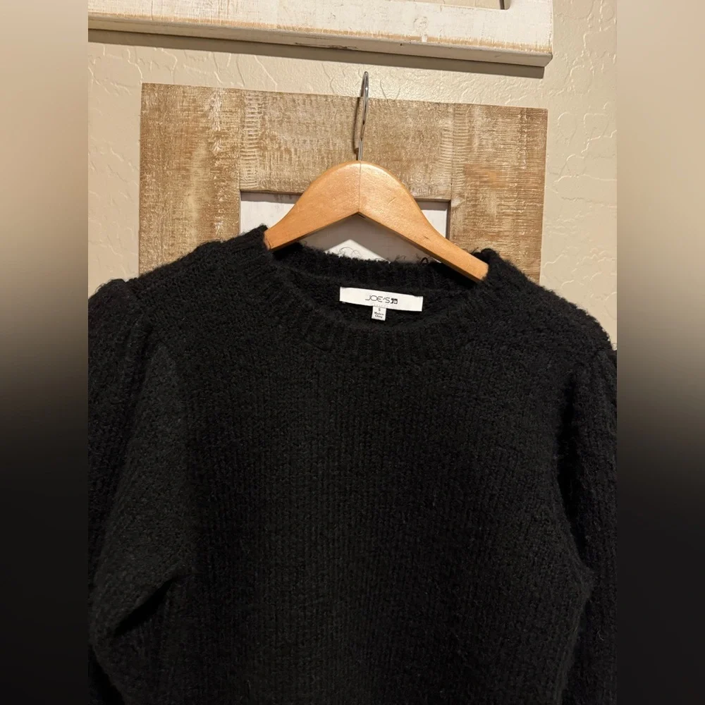 Joes black soft sweater preloved - Picture 3 of 7